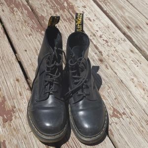 Doc Marten's Black 1460